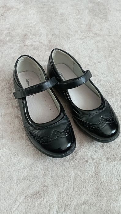 Елегантни официални обувки 33 номер