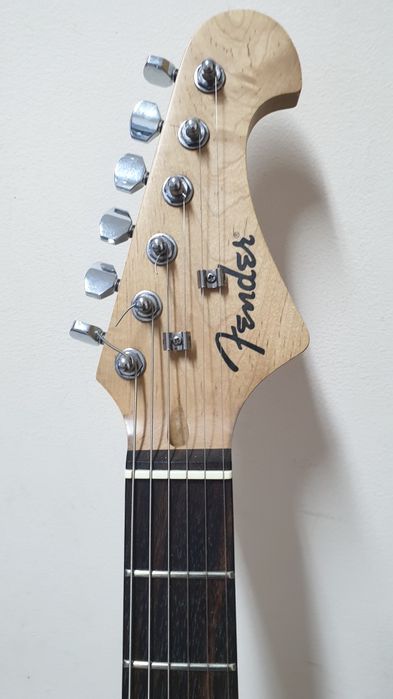Электрогитара fender