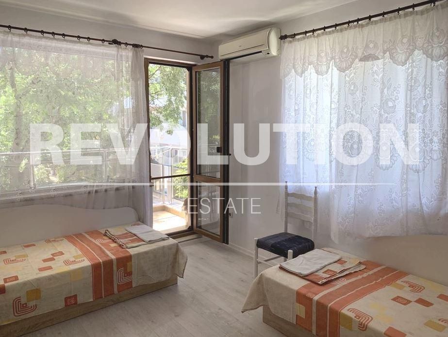 Дава се под наем Тристаен апартамент в Варна, Гръцка махала - 85 кв.м за 600 € - Снимка #3