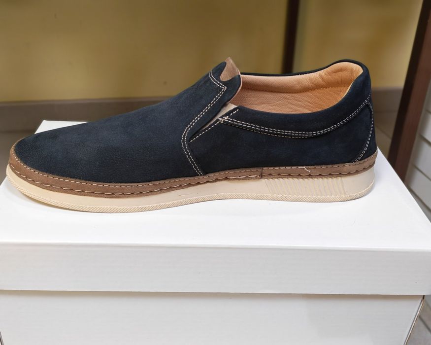 Мъжки обувки от естествен набук