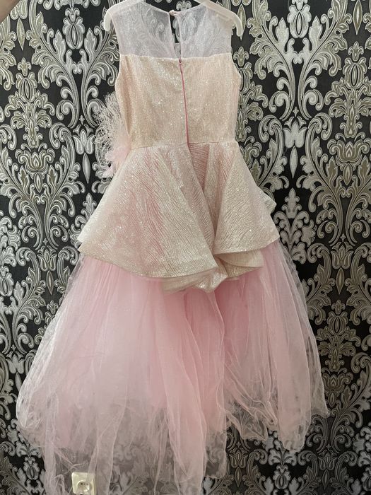 Продается нарядное платье