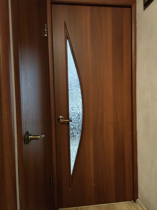 Продам двери межкомнатные