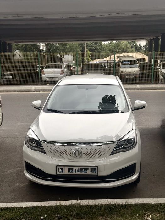 DongFeng Aeolus E70