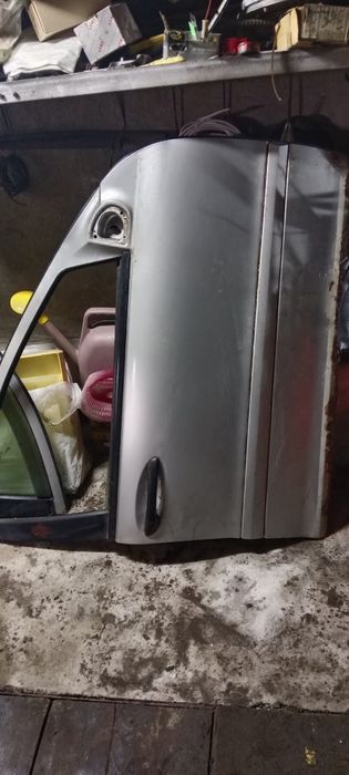 Двери передние от MB