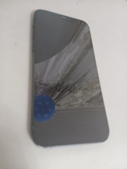 Vand iphone 12 pentru piese