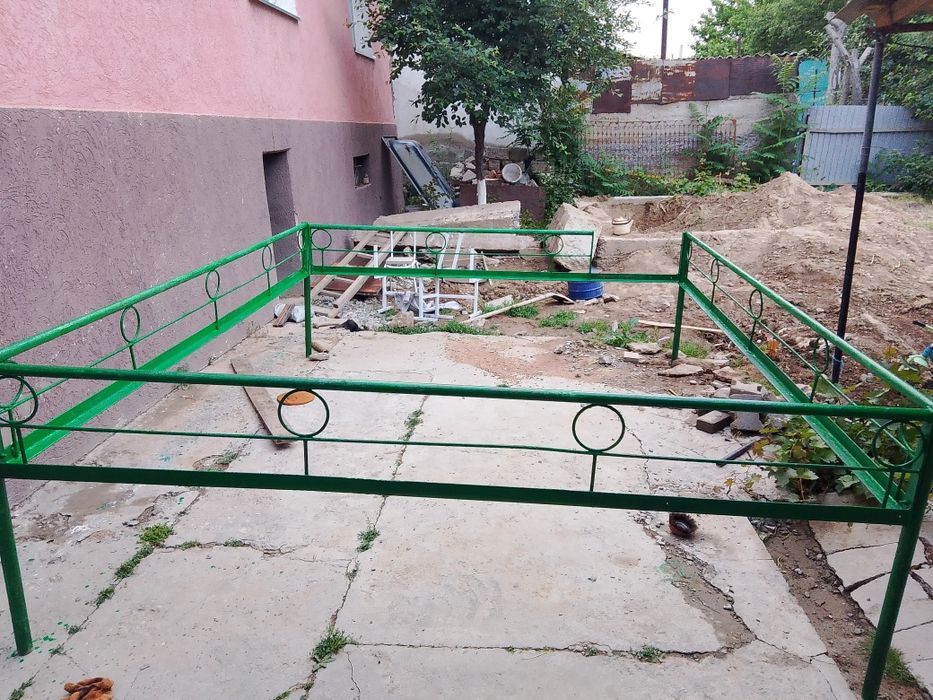 Продам тапчан 3×2.5