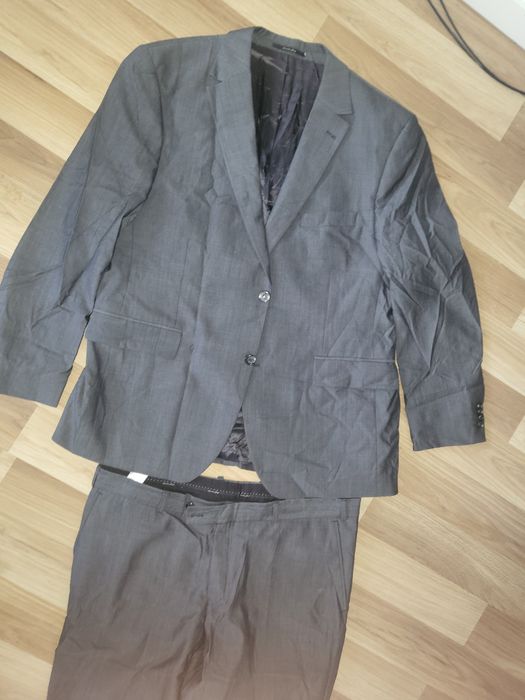 Costum bărbați Christian berg 44 ca nou