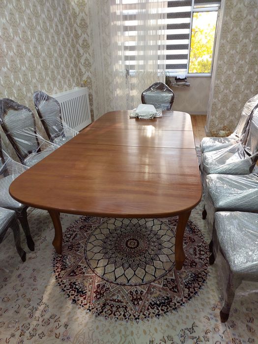 Стол-стул сотилади.