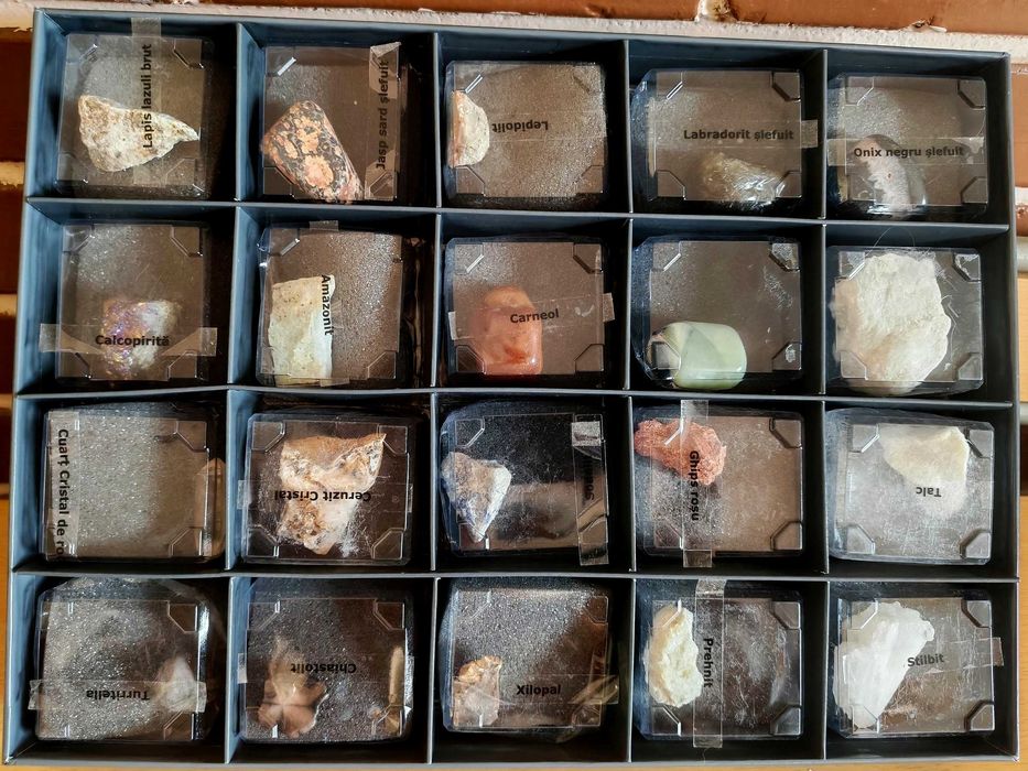 Colecție de minerale