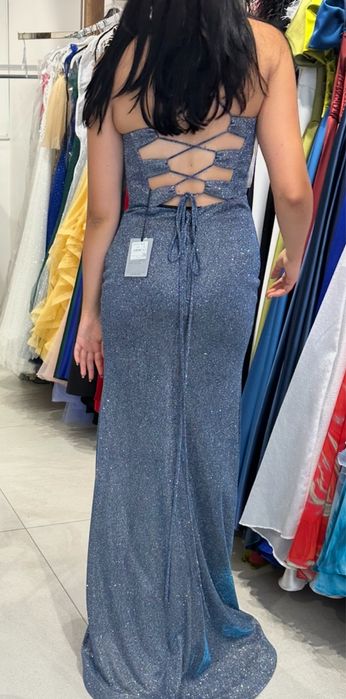 Бална рокля пробвана само веднъж