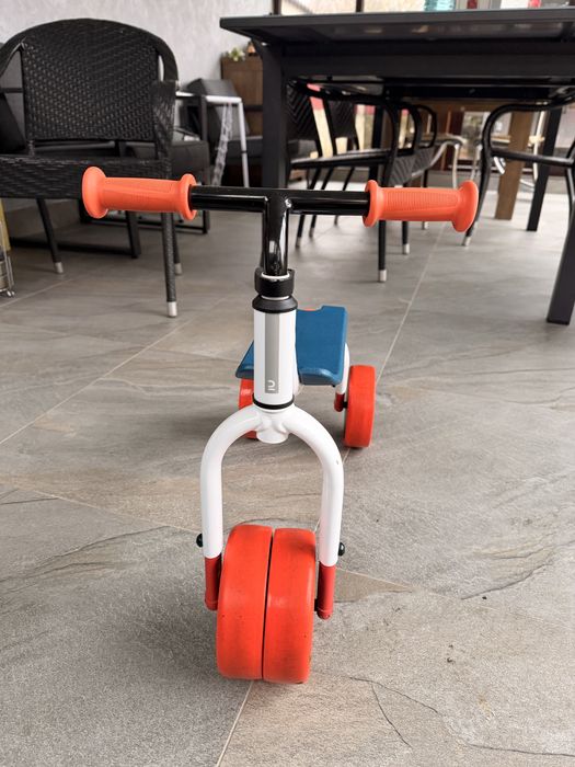 Bicicleta tricicleta pentru copii aproape noua,fara urme de uzura