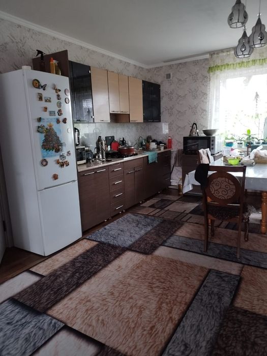Продам дом возле центрального рынка