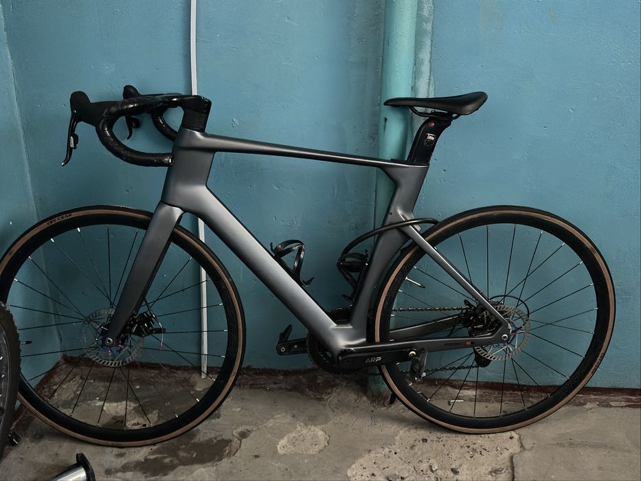 Карбоновый шоссейный велосипед