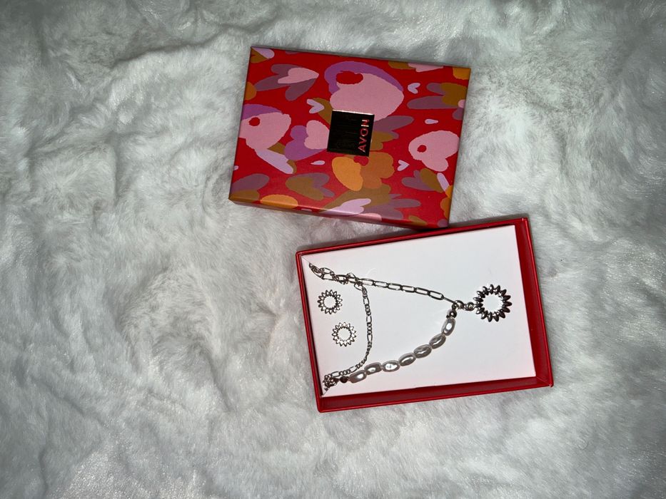 Set colier, cercei si parfum