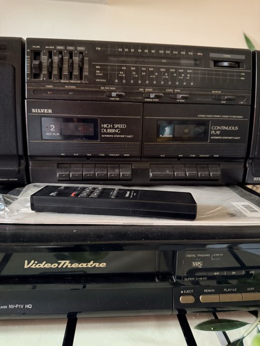 Vand video vhs si casetofon portabil