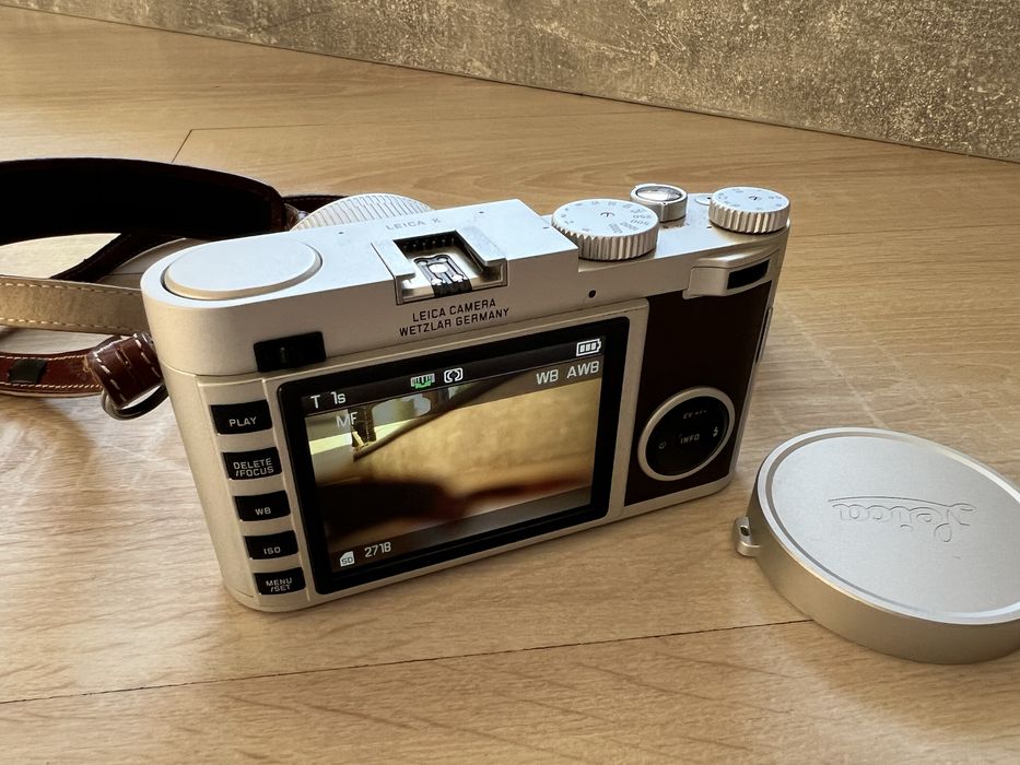 Leica X (Typ 113) – пълен комплект + 3 батерии + кожен калъф