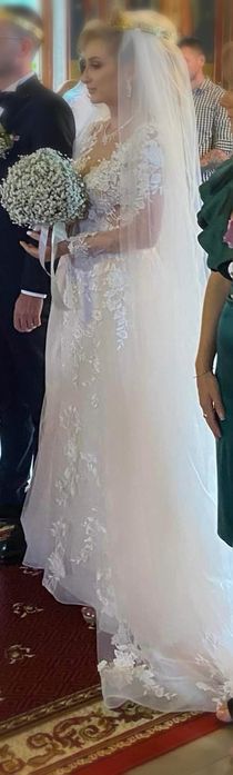 Rochie de mireasa cu trena și voal