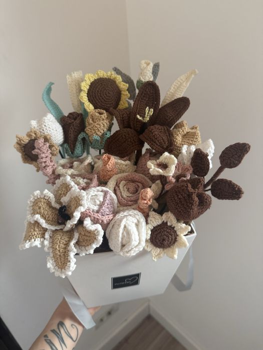 Flori cadou pentru doamne domnisoare