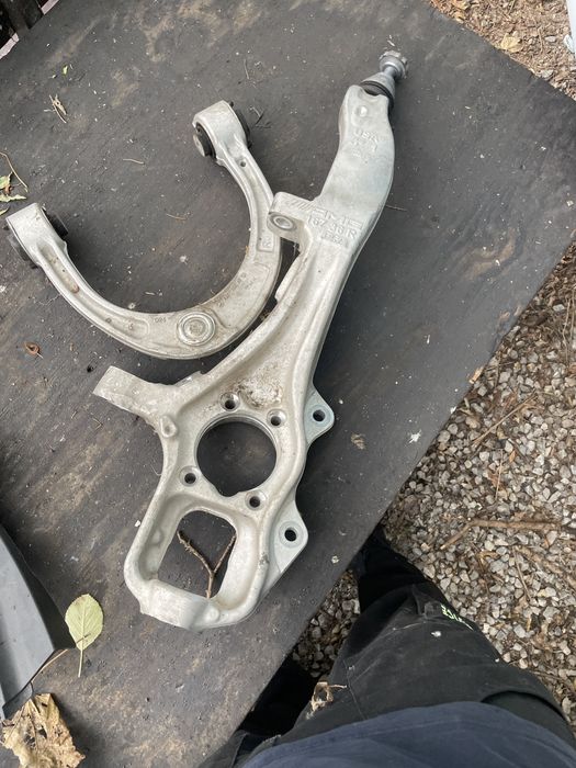 Шенкел с носач за GLS AMG 2022