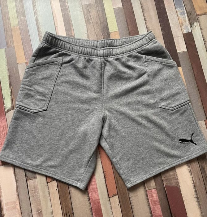 Pantaloni scurti Puma marime L