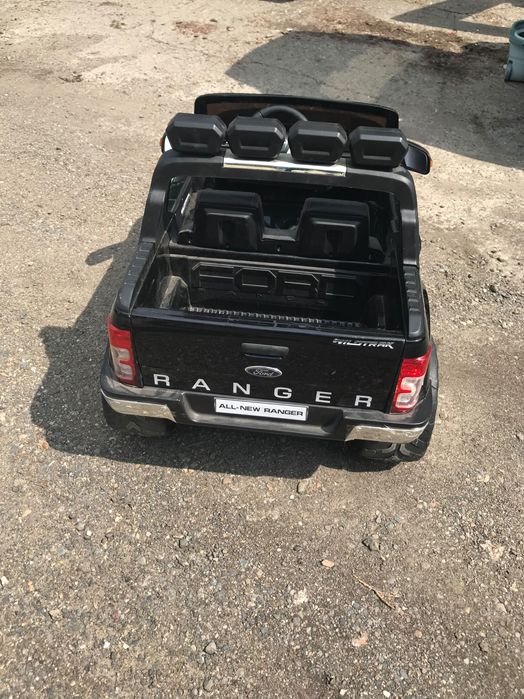 Продам детский электромобиль Ford