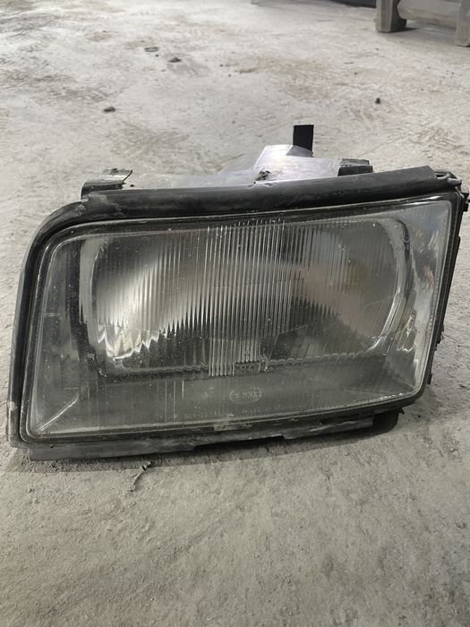 Продам фары от ауди 100 с4