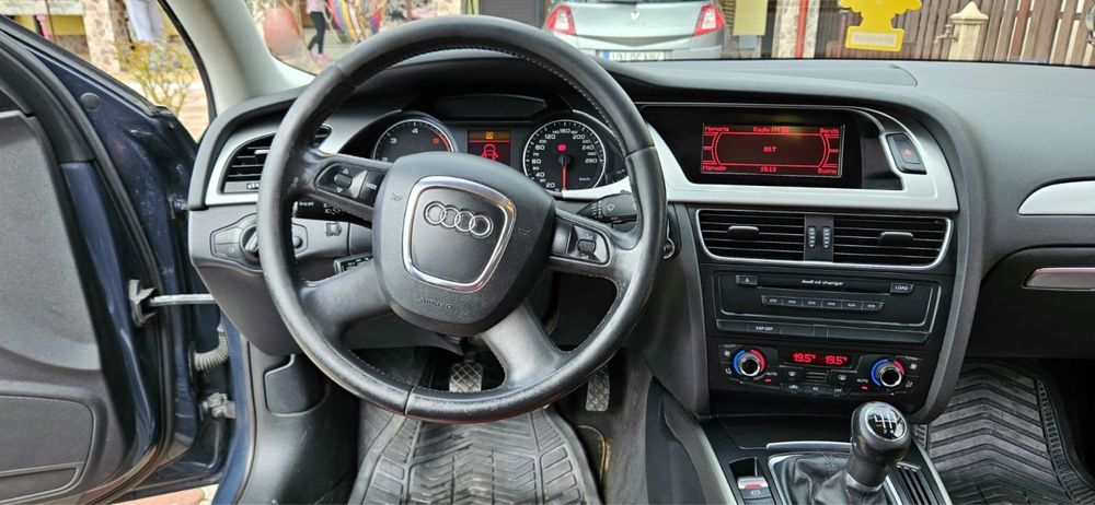 Vând Audi A4 an 2009