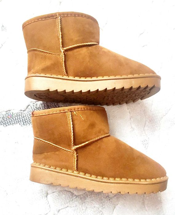 Чисто нови  ботуши