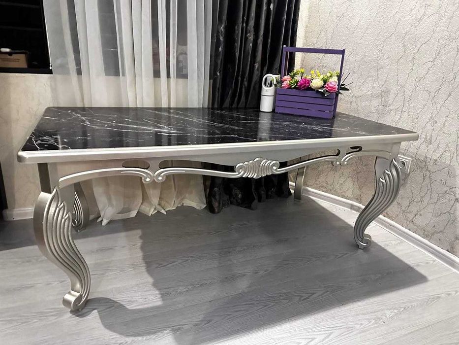 Стол для гостиной