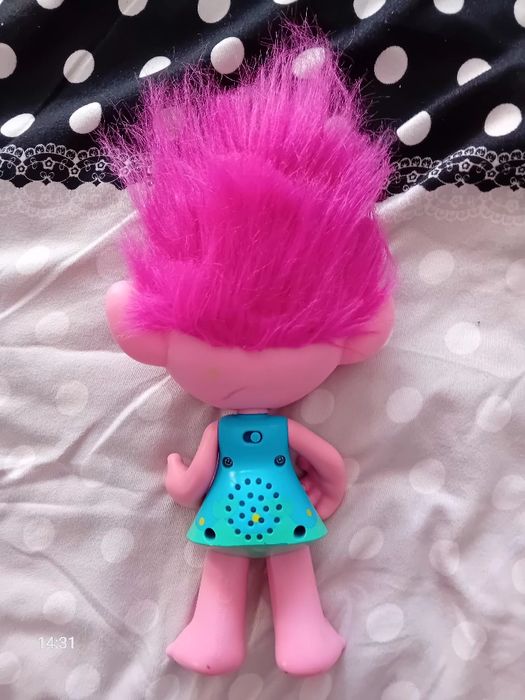 Păpușă trol Poppy muzicală