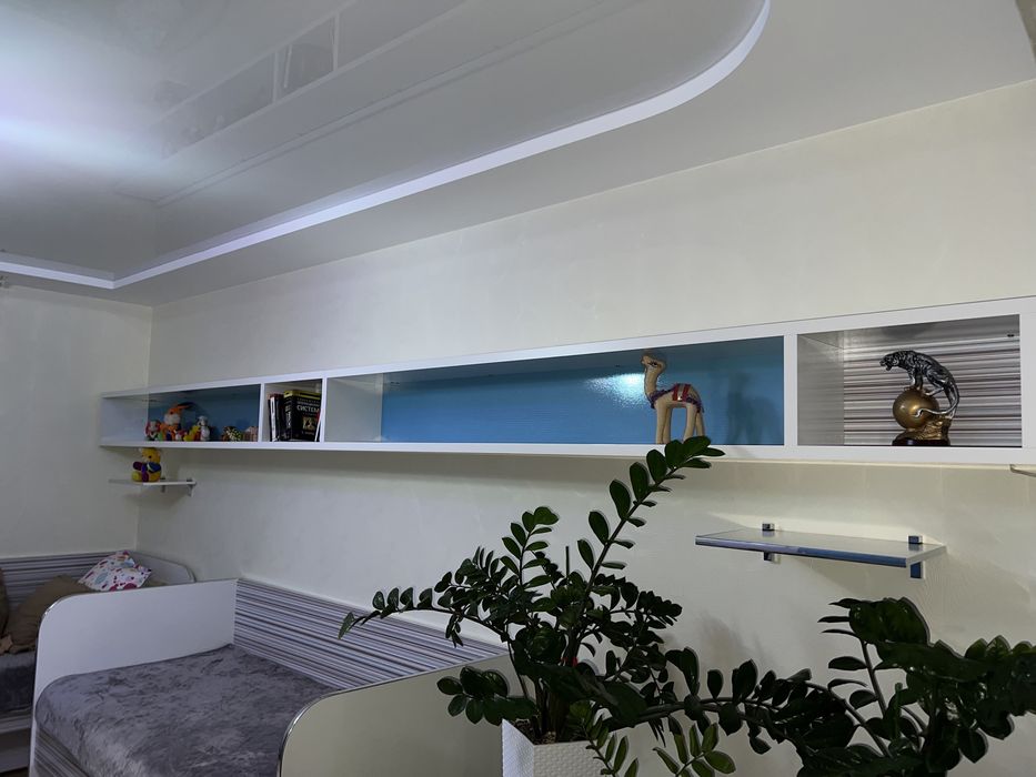 Мебель полка в спальню