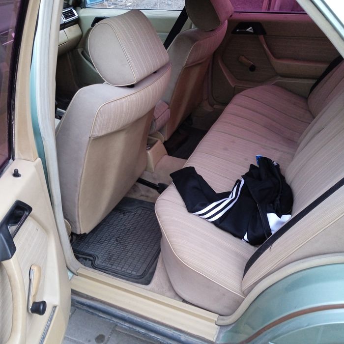 Продам Мерседес 2.6