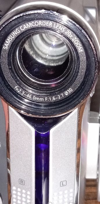 Продам видеокамеру SAMSUNG VP-D351i