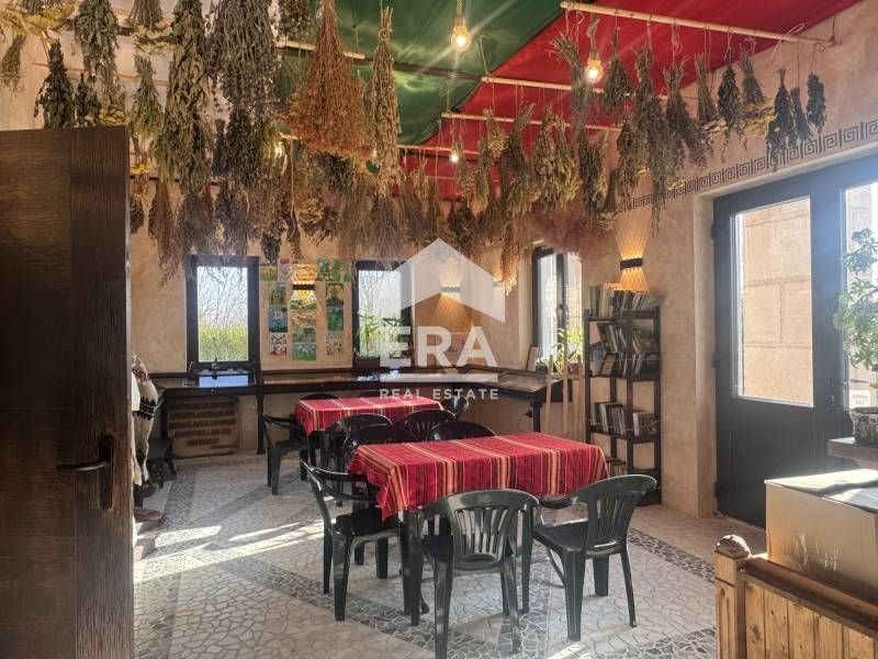 Бизнес имот "Rosarium Bilkarium" за продажба в с. Неофит Рилски , обла