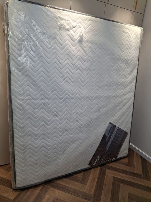 Продам новый матрас 2 х спальня размер 2000х1800