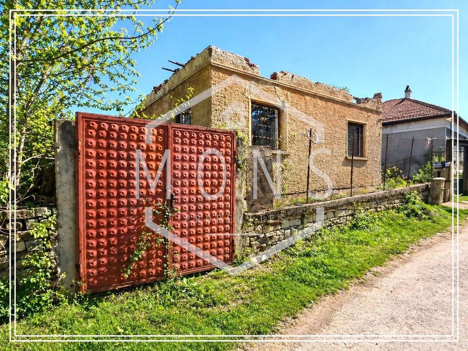 Къща в Габрово, област-с.Добромирка площ 100 цена 9600
