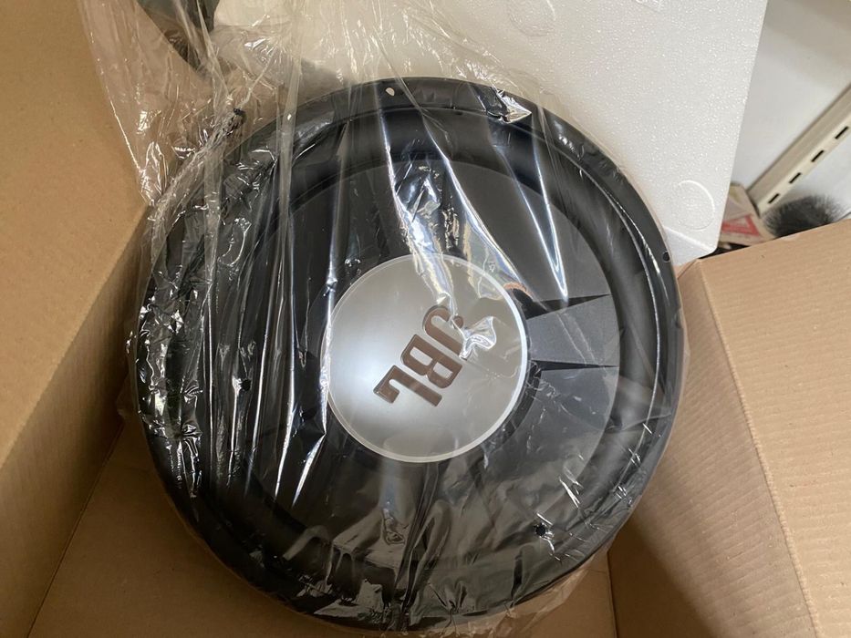 Boxa JBL sigilate  300 w auto