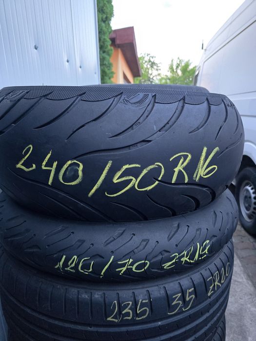 Anvelope Moto  Michelin Continental Pirelli Metzeler Diferite dimensiuni Stare impecabilă.