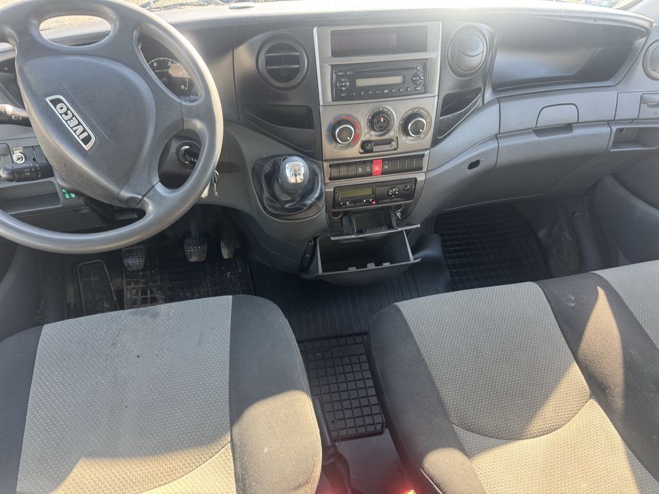 Iveco basculabil cu 7 locuri