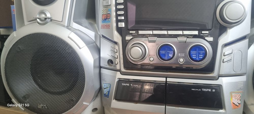 Срочно продам музыкальный сентр LG