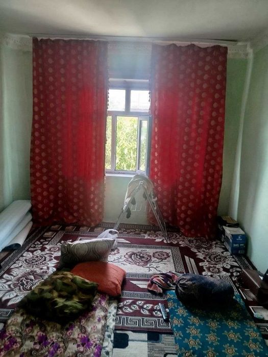 Ohangaron shahri 4 mikro rayonda 1 xonali kvartira sotiladi