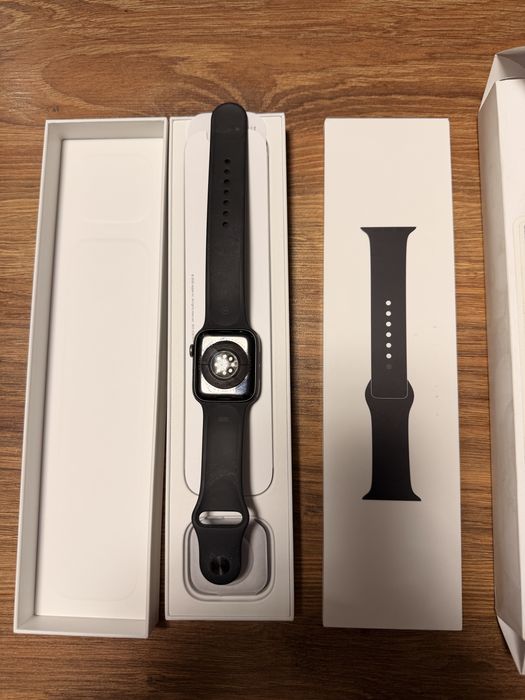 Apple watch  6. 44 mm
