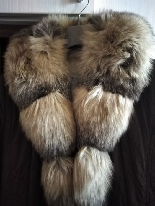 Зимно палто със естествена кожа,топло и практично.