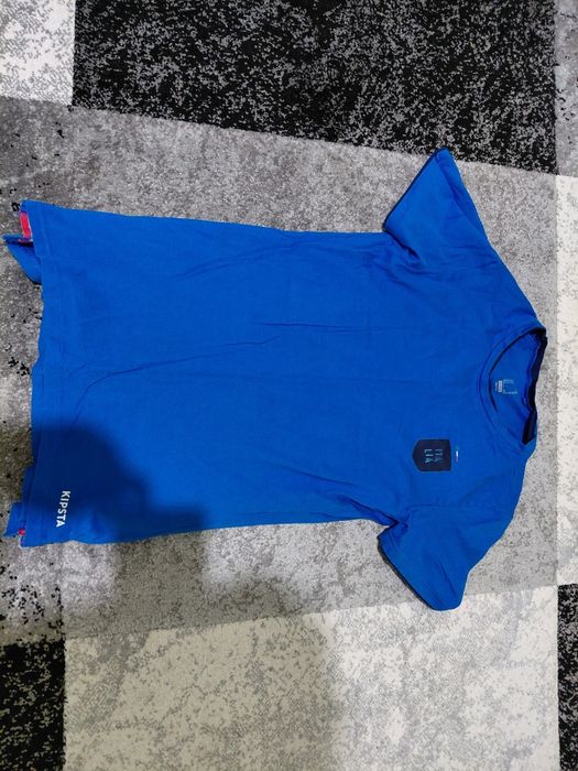 Tricouri de fotbal sau alte sporturi cu țări