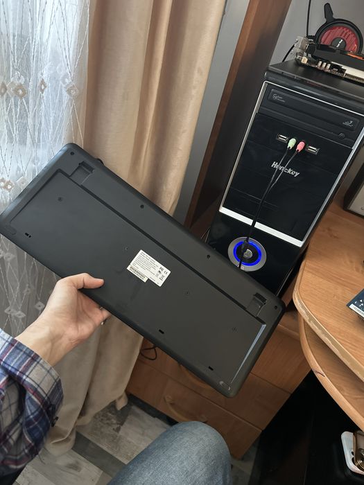 Продам клавиатуру на компьютер