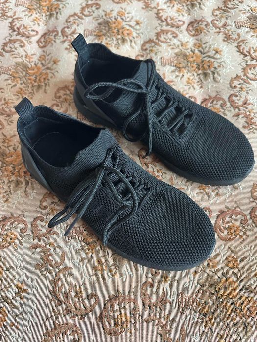 Adidasi negri simpli marimea 37