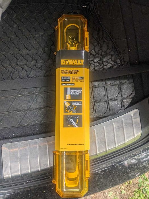 Динамометричен ключ DeWALT 3/8 ", 34-142 Nm, 515 мм, DWMT75463