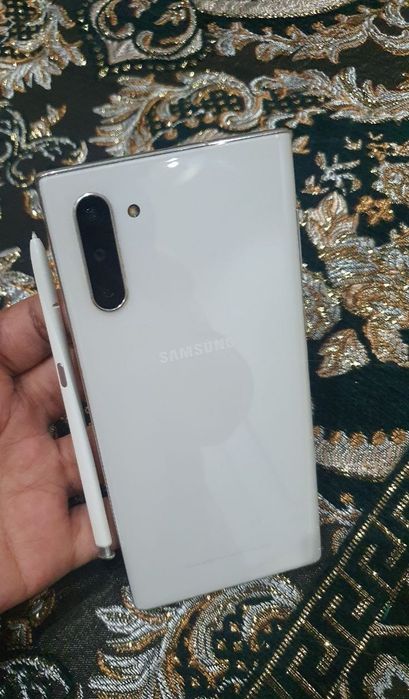 Samsung not 10 сотилади