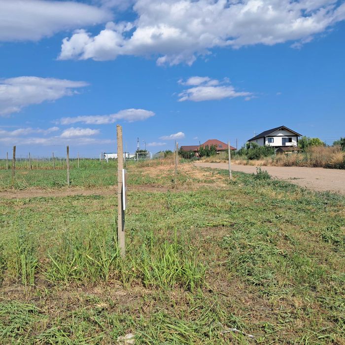 Vand loturi teren Sat Costi