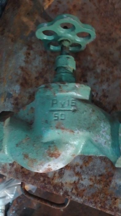 Продам краны на 50 . 4000т.т.